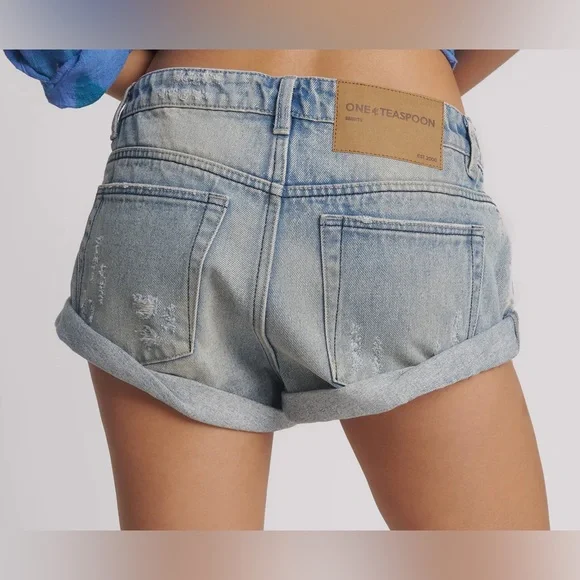 NWT One Teaspoon Bandits LW DNM Short